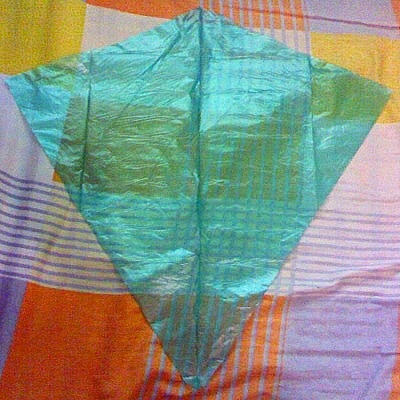 Diamond-shaped kite sail