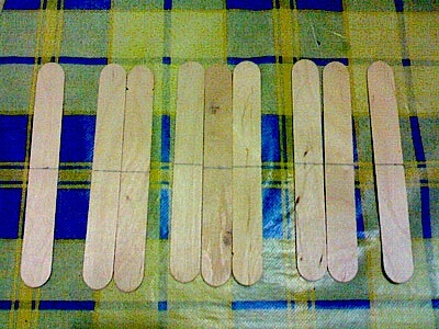 Lolly sticks split into groups of 1, 2, 3, 2 and 1